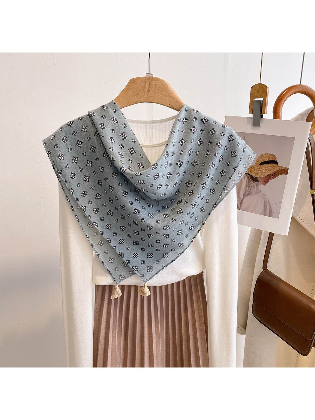 Scarvii - Tassel Corner Geometric Pattern Square Scarf