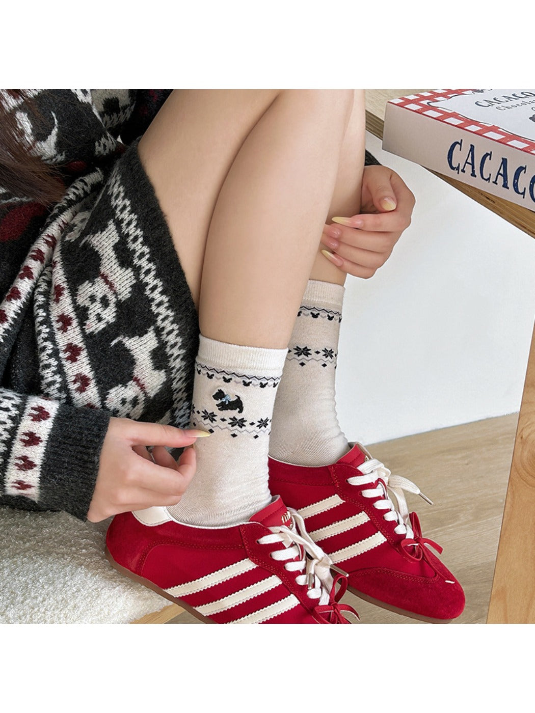 Rufia - Winter Mid-Calf Socks with Puppy & Floral Pattern