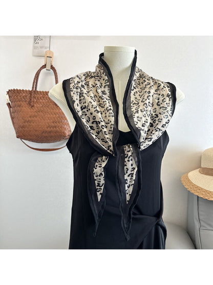 Scarvii - Retro Leopard Print Diamond Shaped Scarf