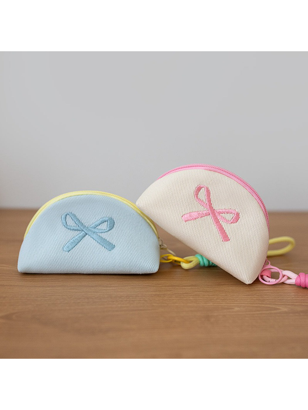 Cosbai - Pastel Bow Half-Moon Coin Pouch