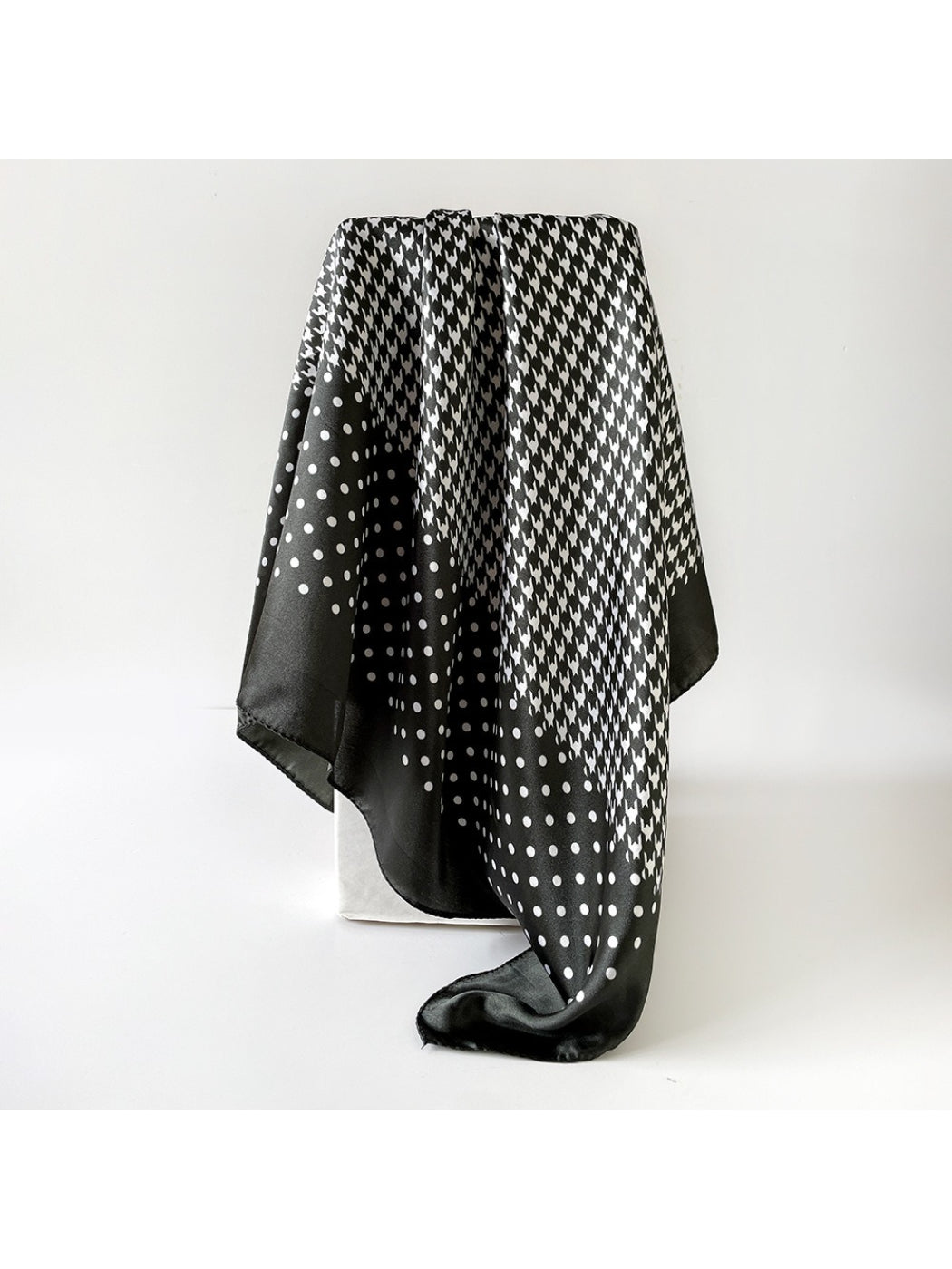Scarvii - Houndstooth Dot Patchwork Square Scarf