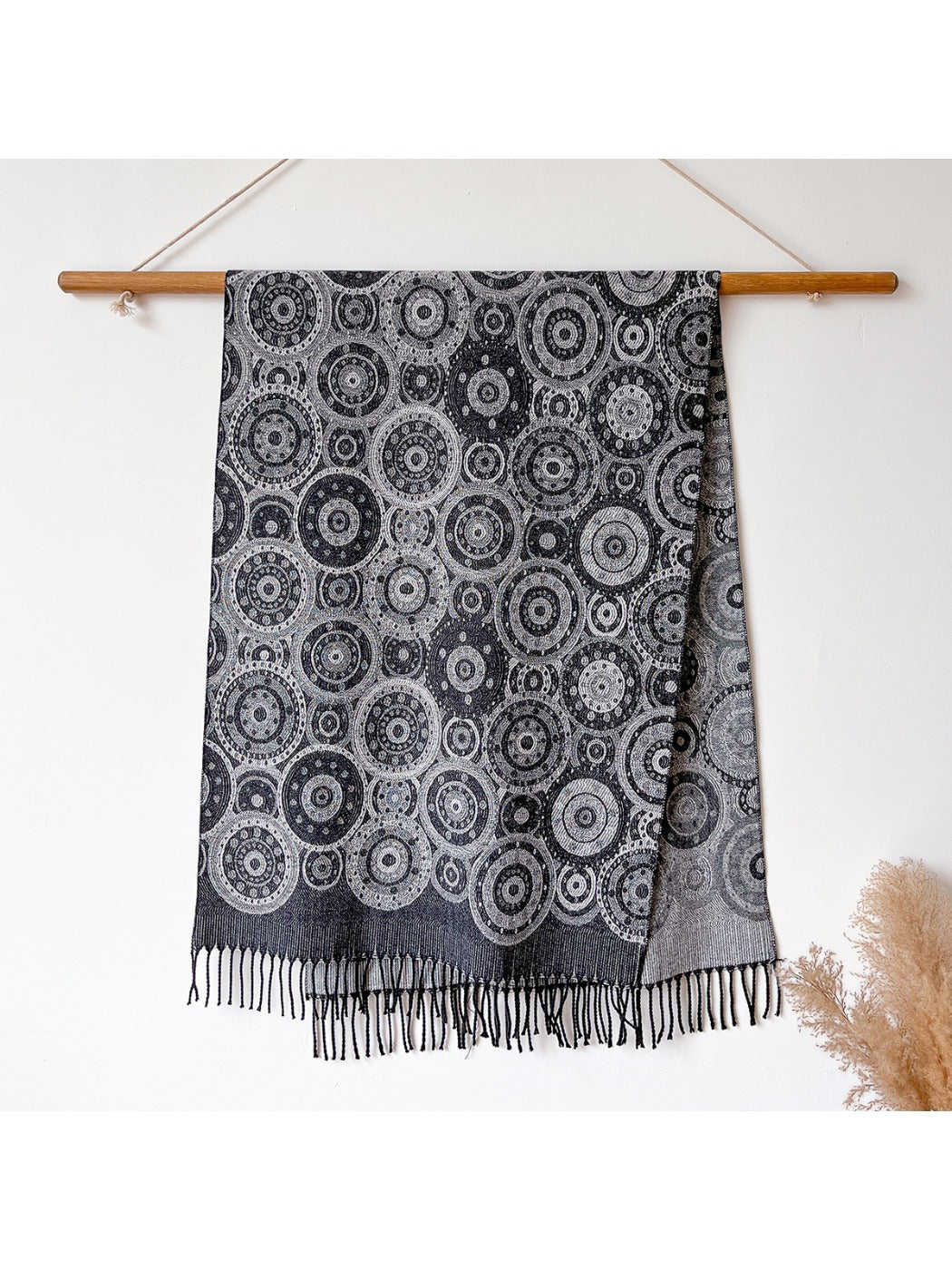 Scarvii – Circle Pattern Fringe Scarf & Wrap
