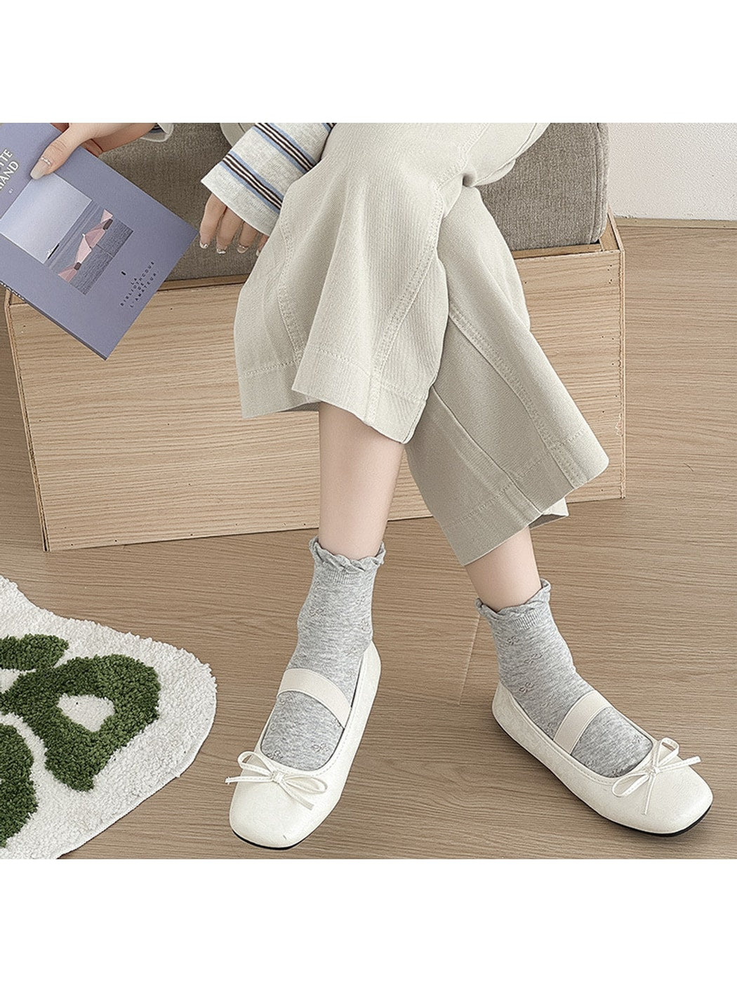 Rufia - Bow Pattern Ruffle Crew Socks