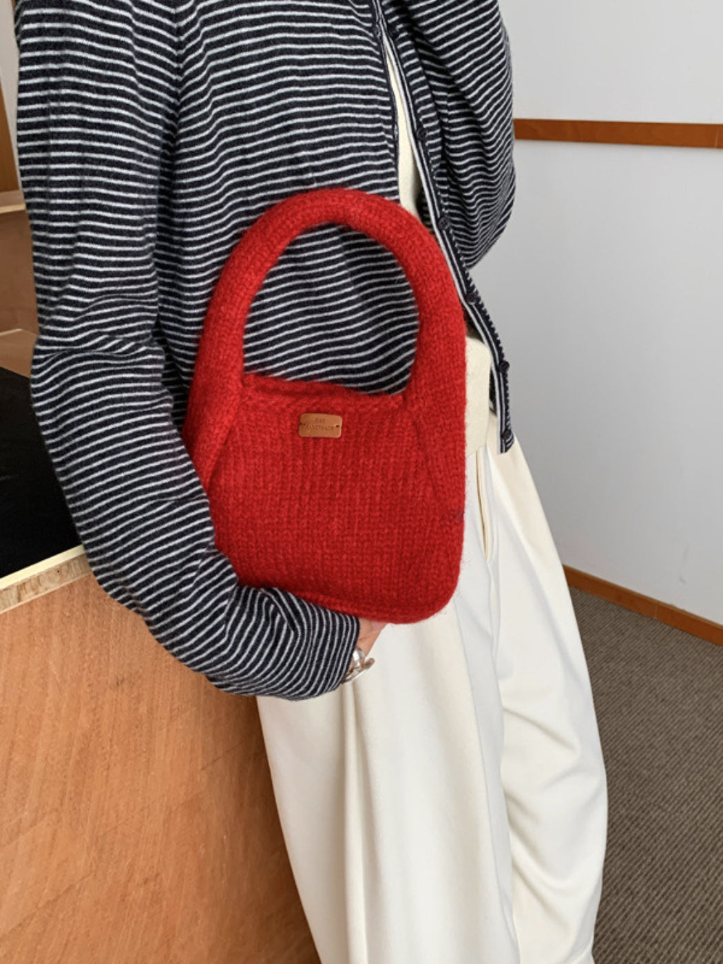 Cosbai - Ribbed Knit Hand Bag