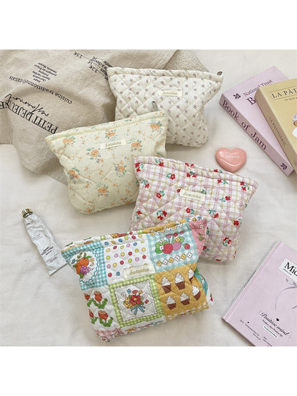 Cosbai - Floral Quilted Makeup Bag