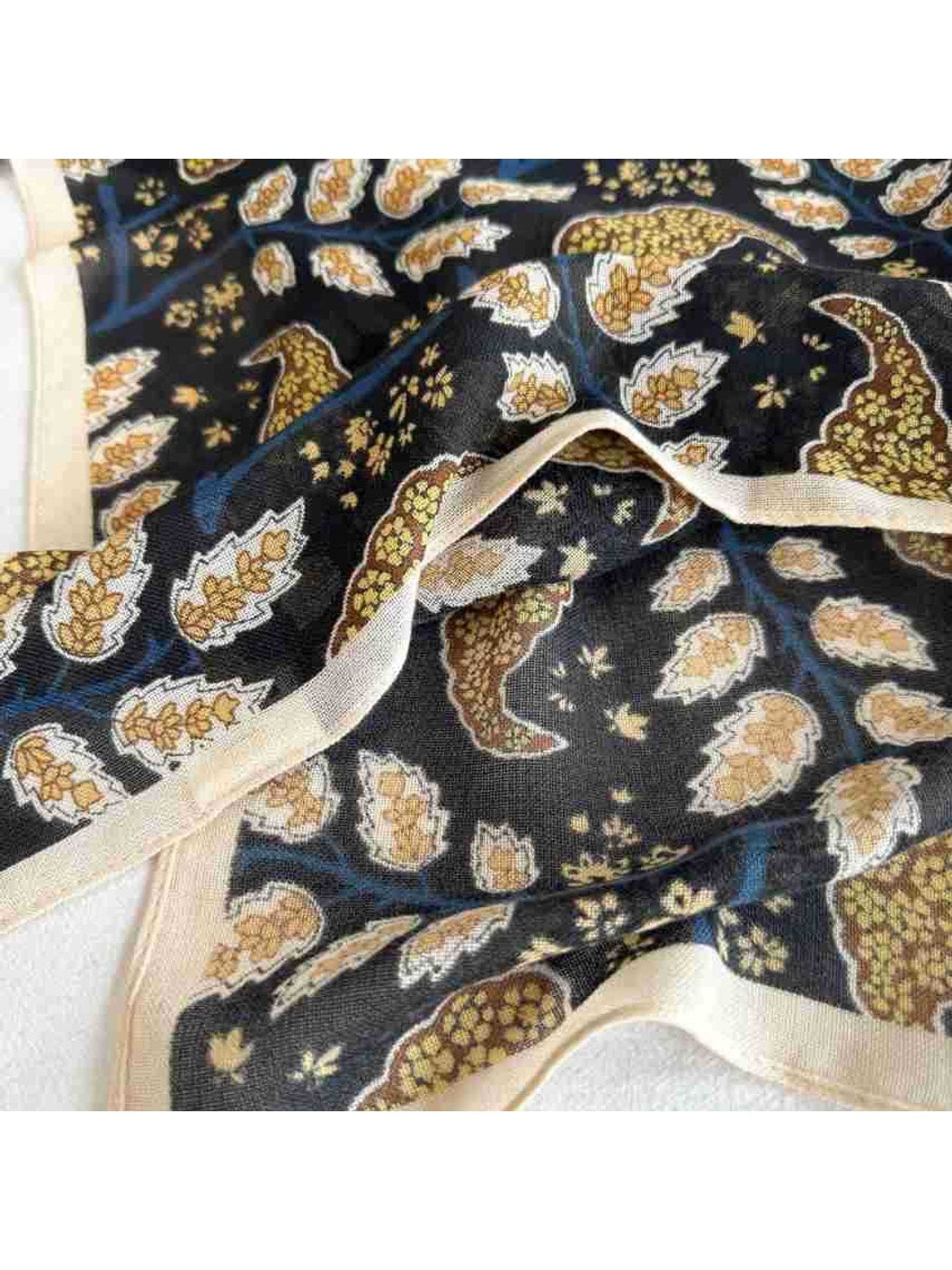 Scarvii - Patterned Simple Style Square Scarf