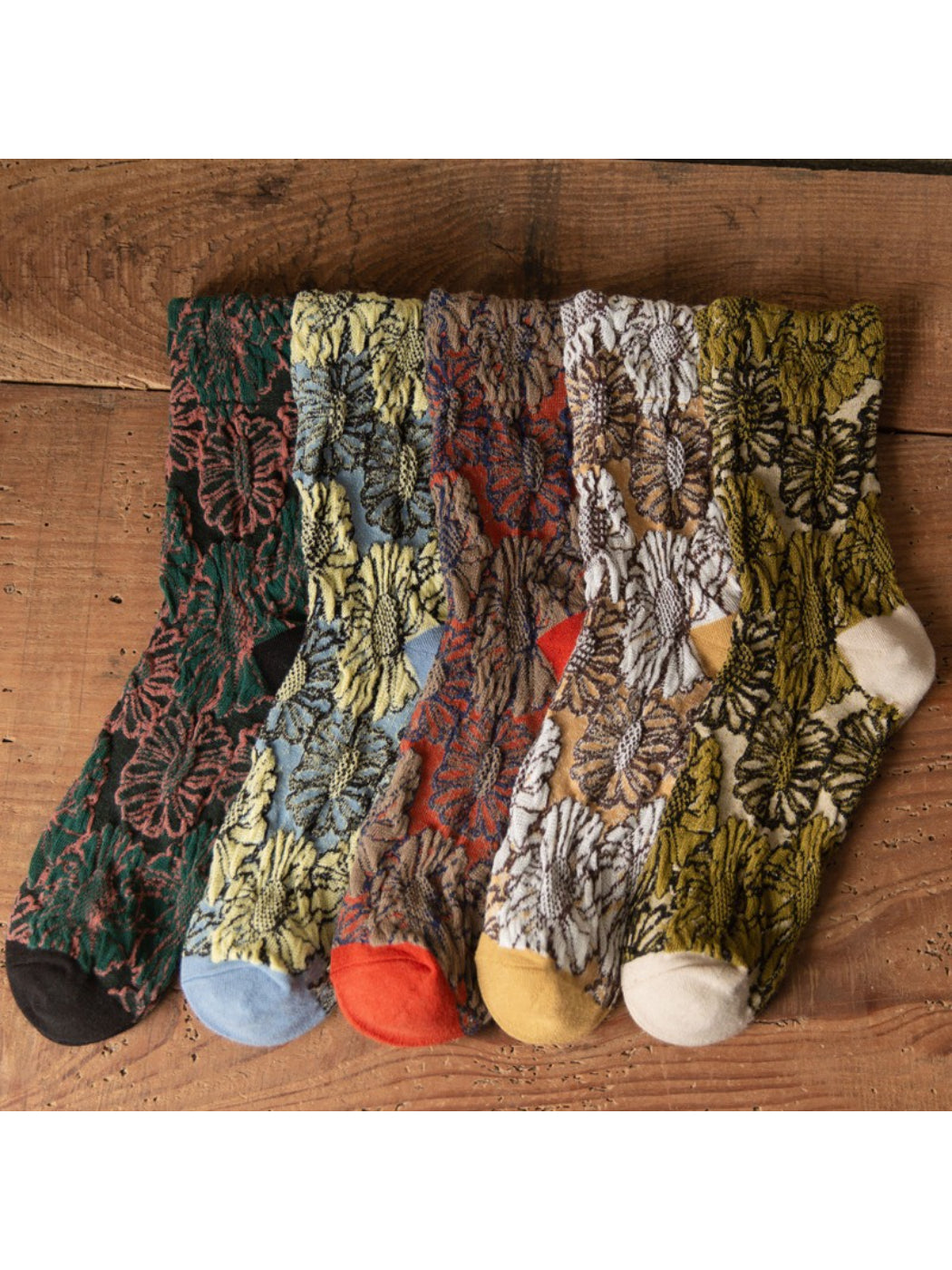 Rufia Textured Bloom Pattern Crew Socks first product image