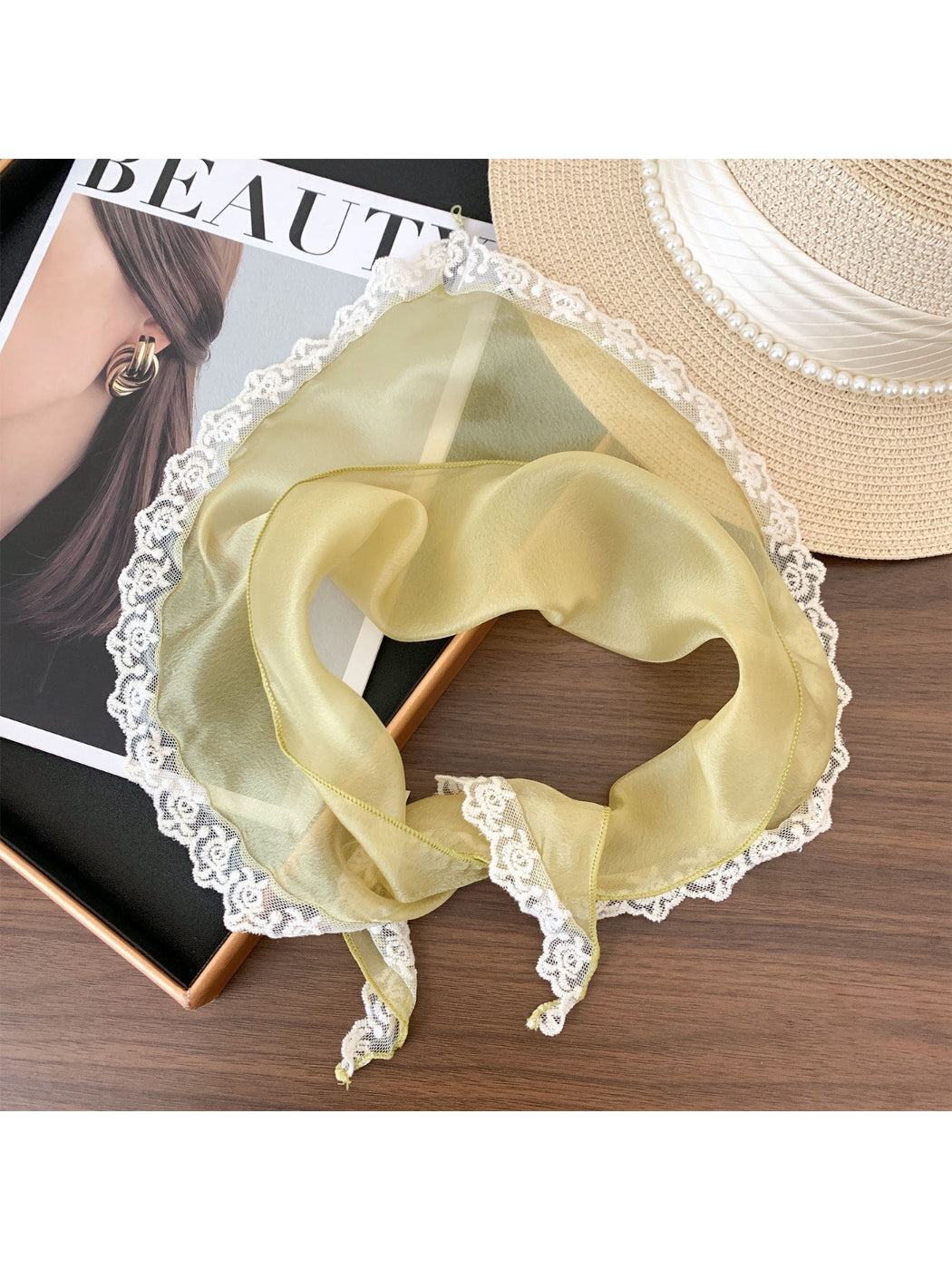 Scarvii - Vintage Elegant Lace Triangle Scarf