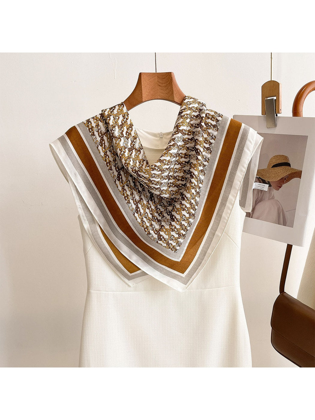 Scarvii - Chain Print Simple Border Square Scarf