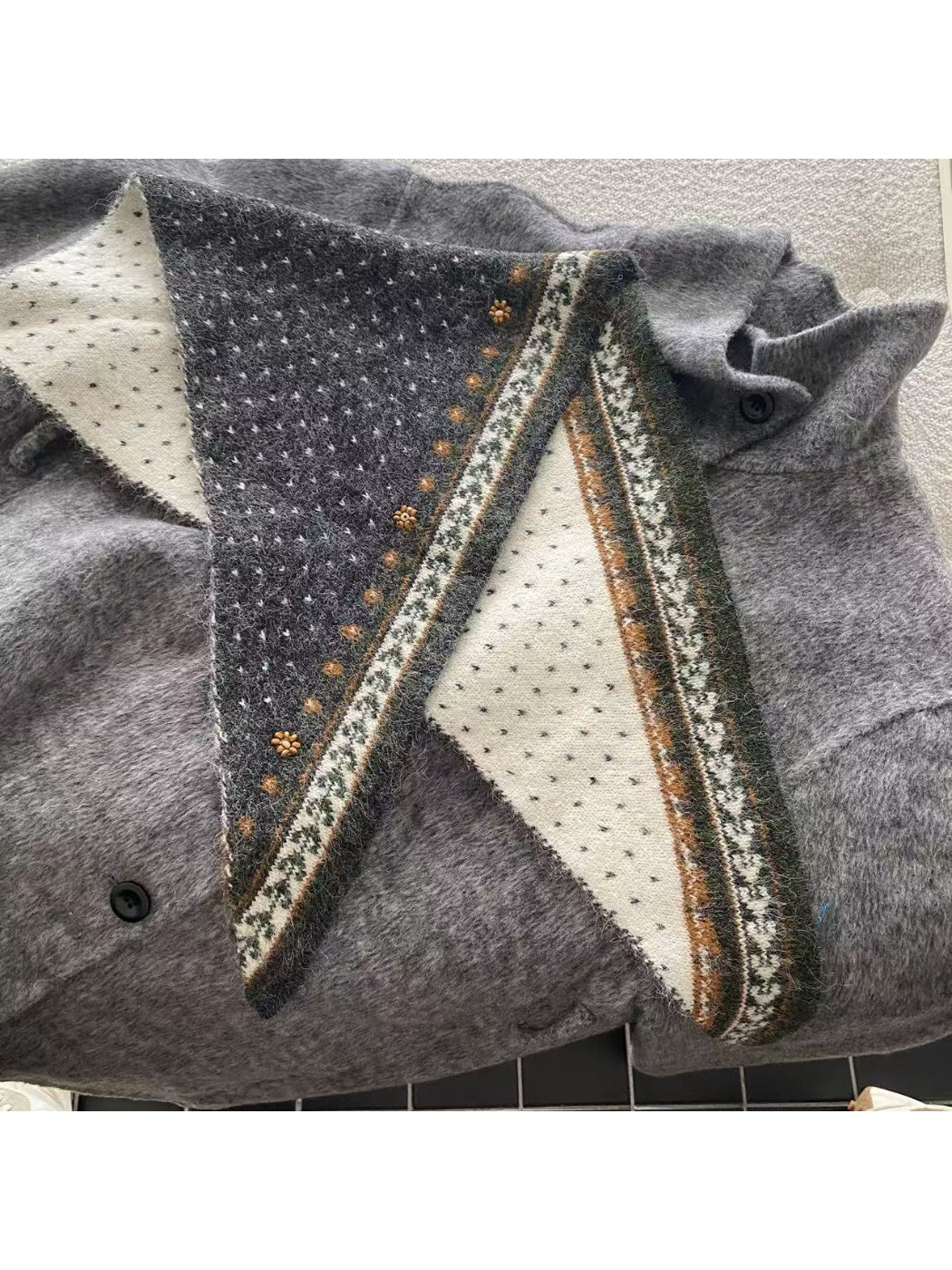 Scarvii - Floral Border Triangle Knit Scarf