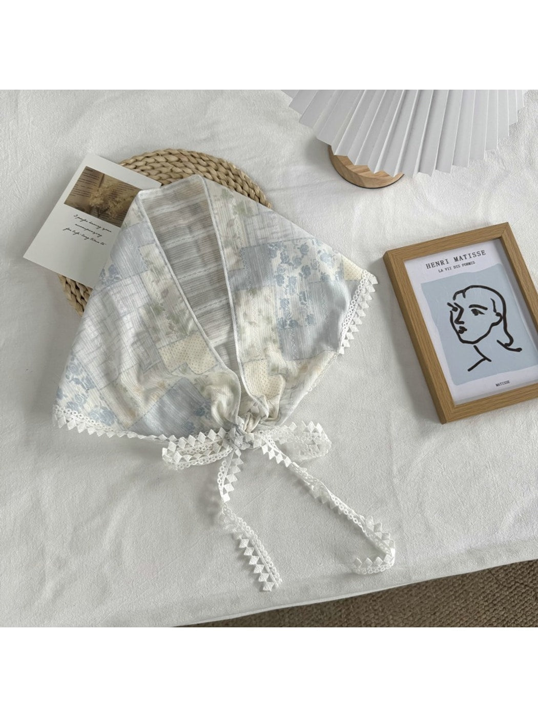 Scarvii - Elegant Floral Print Lace Edge Bandana Scarf