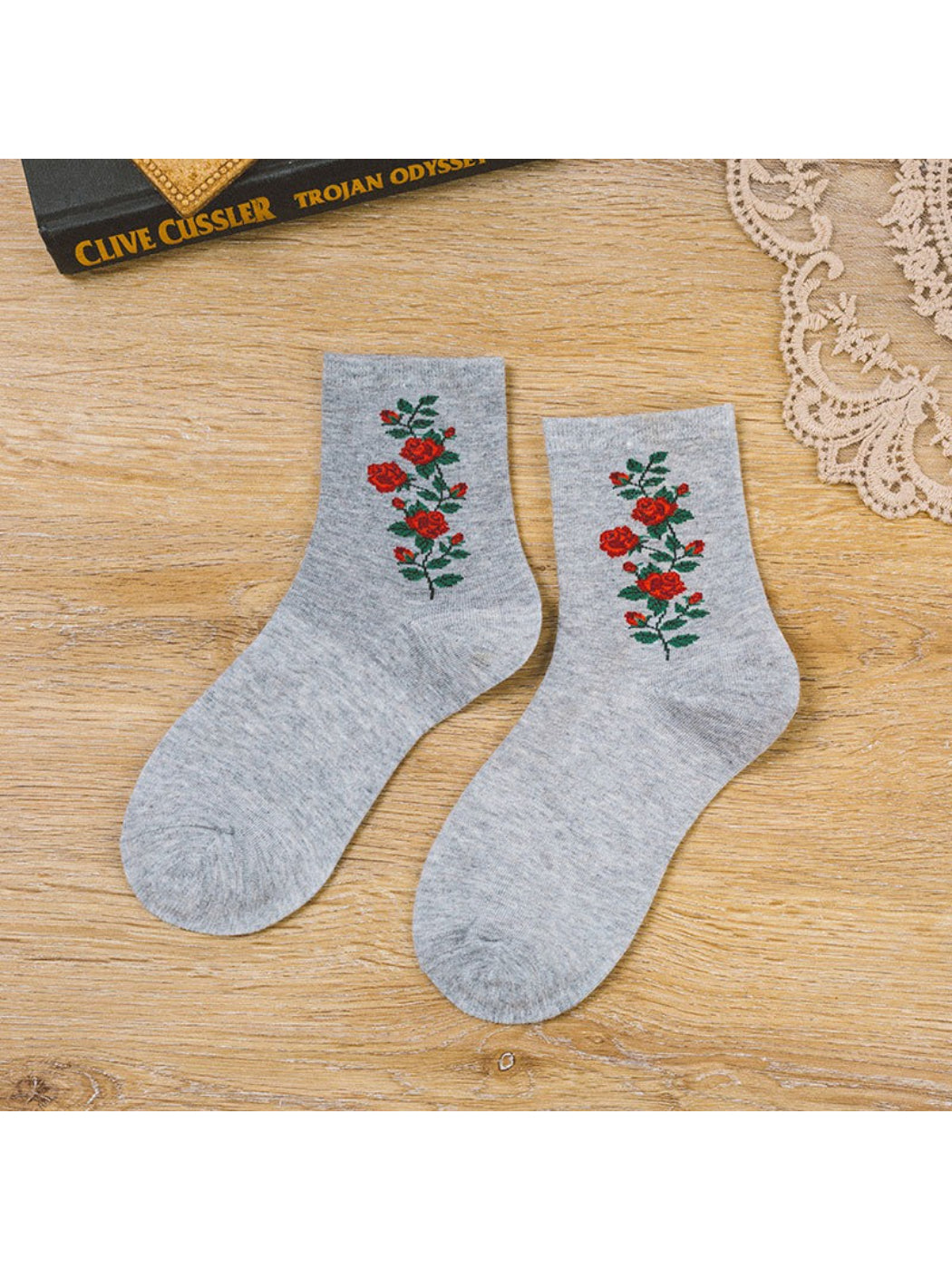 Rufia - Vintage Floral Embroidery Crew Socks