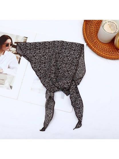 Scarvii - Print Scalloped Edge Triangle Bandana