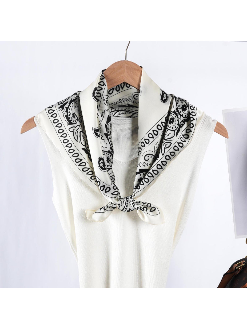 Scarvii - Classic Paisley Bandana Square Scarf