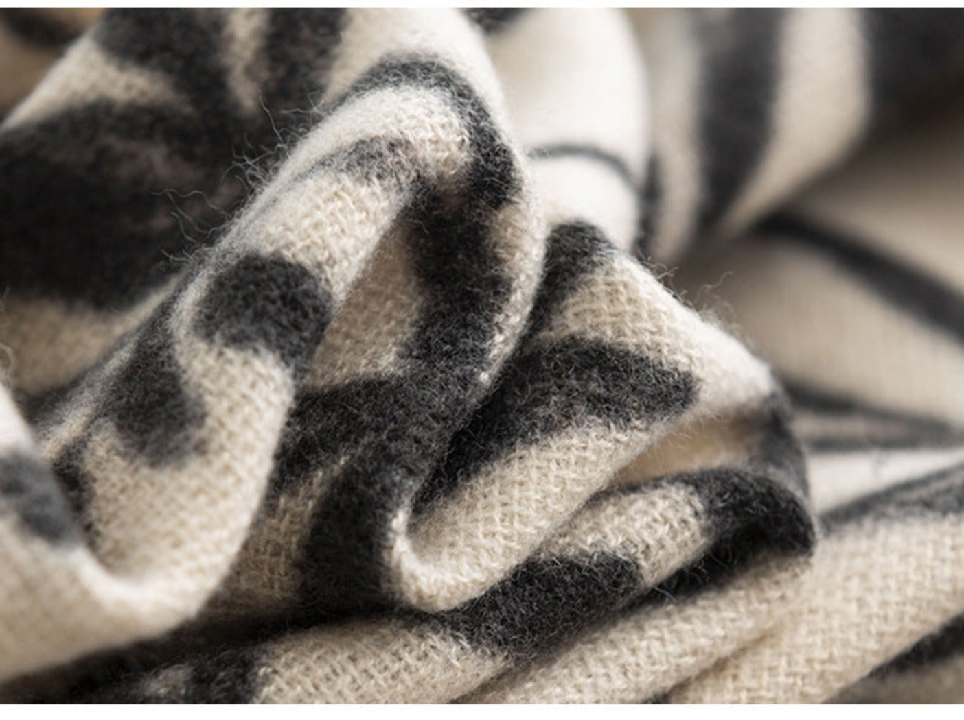 Scarvii - Floral Fringe Winter Scarf