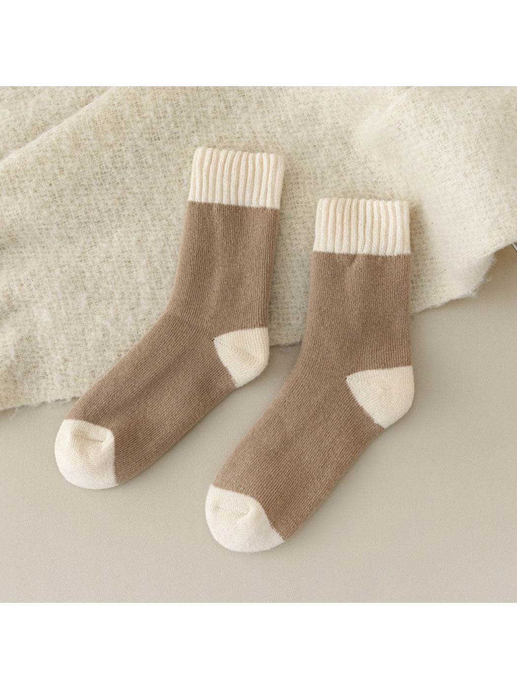 Rufia - Soft Creamy Tone Everyday Crew Socks
