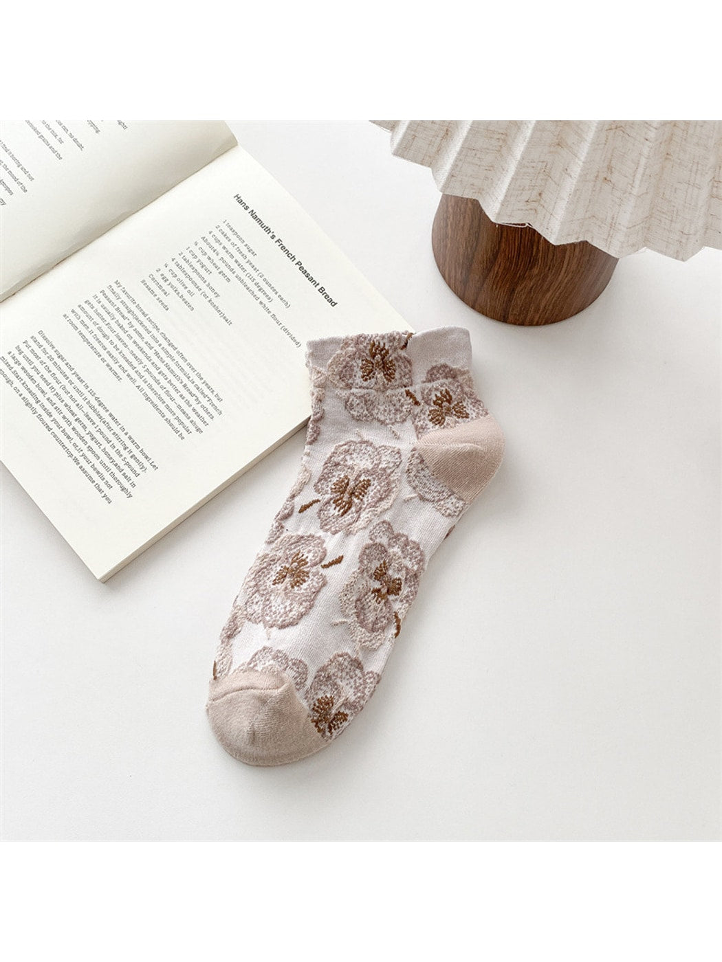 Rufia - Vintage Flower Pattern Ankle Socks