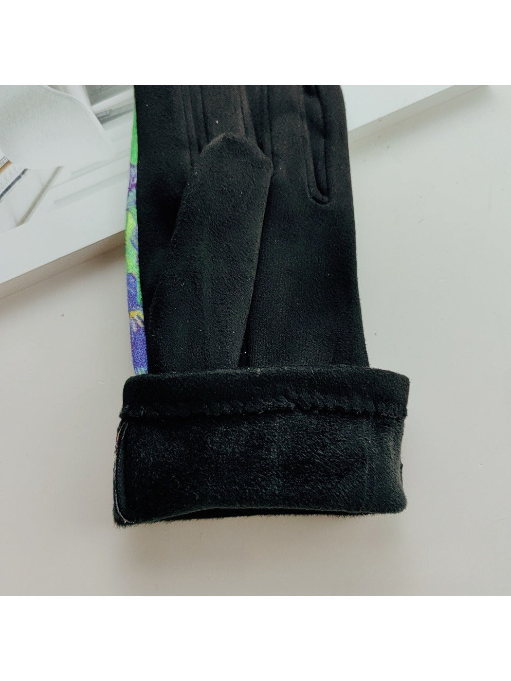 Gloving - Art Print Winter Touchscreen Gloves