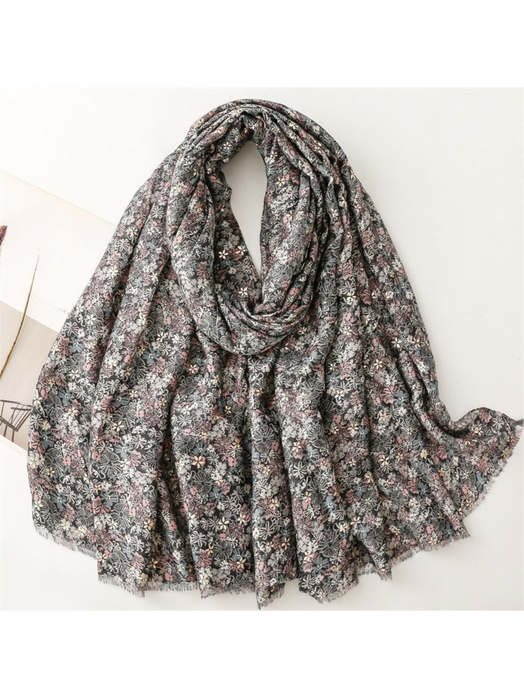Scarvii - Ditsy Floral Print Scarf