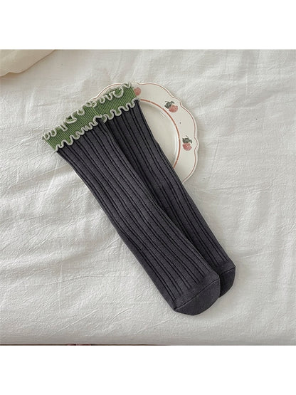 Rufia - Contrast Ruffle Trim Ribbed Crew Socks