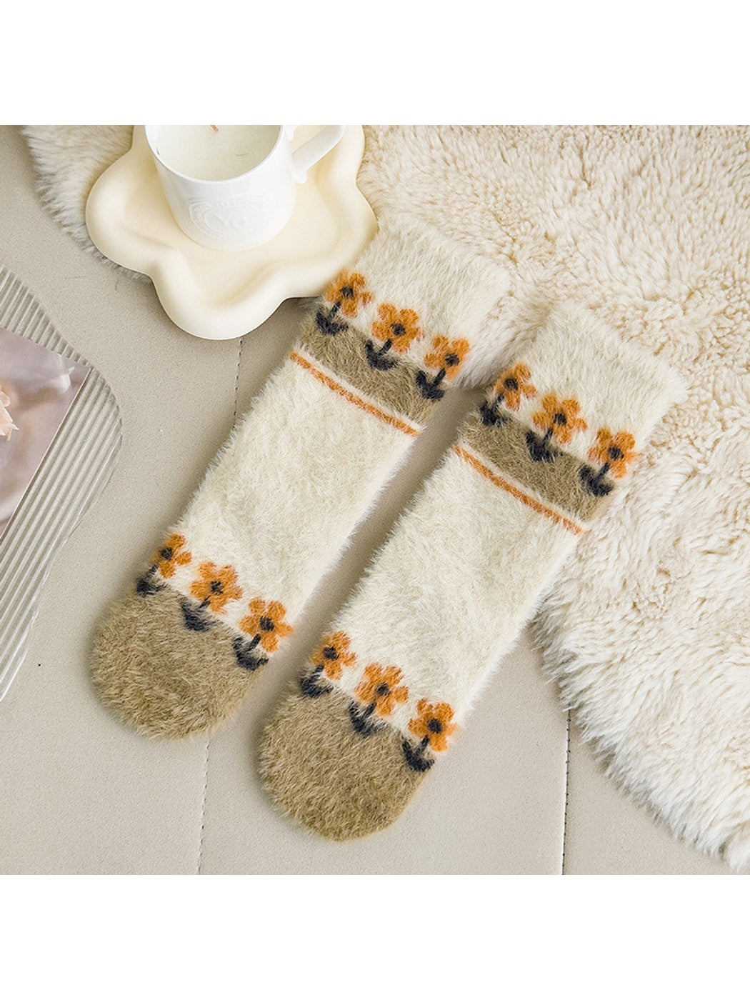 Rufia - Sweet Floral Print Plush Crew Socks