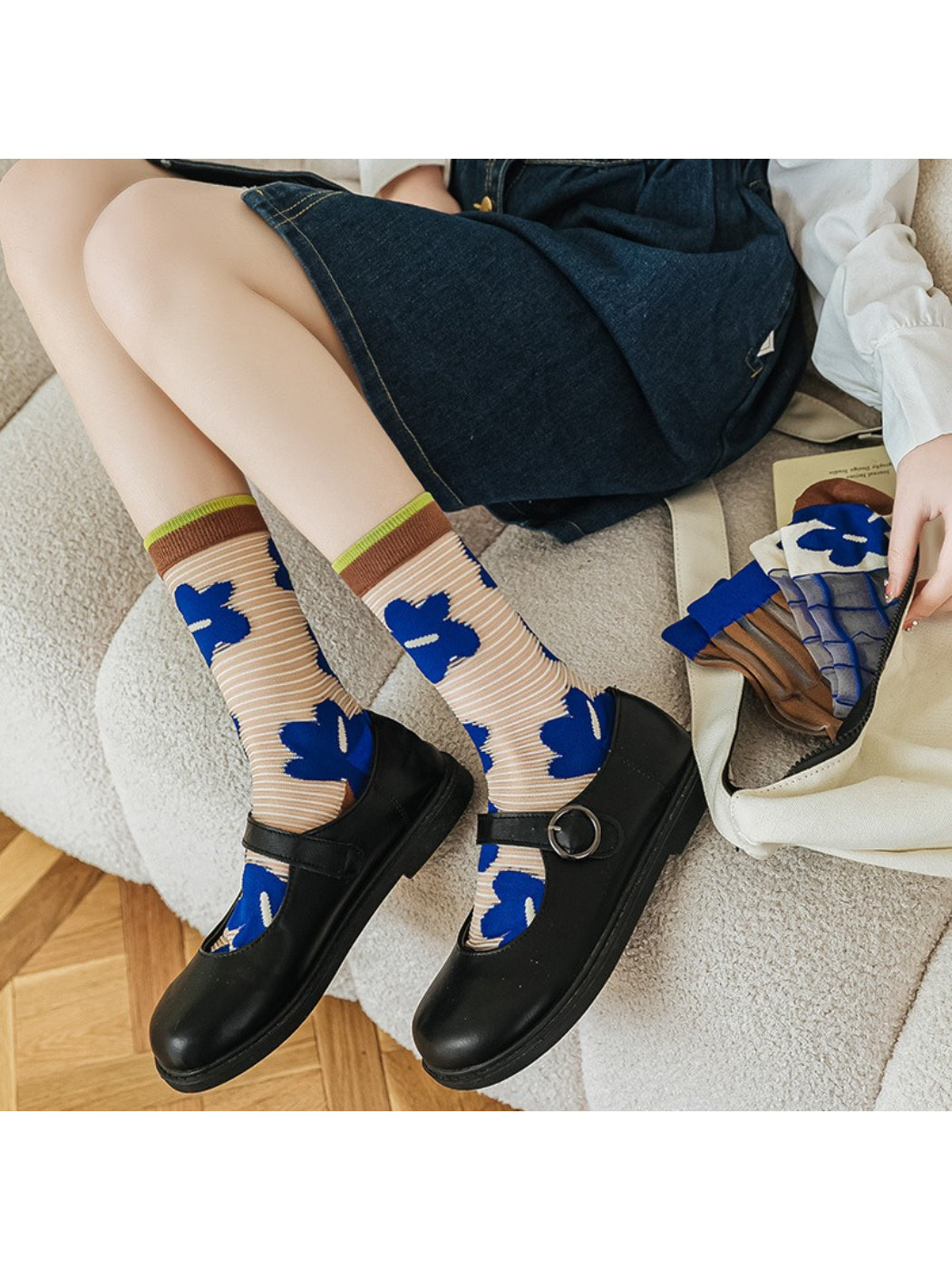 Rufia - Graphic Panel Design Crew Socks product image 2