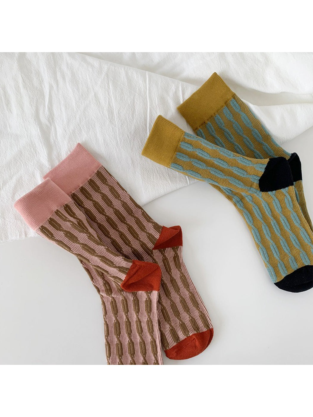 Rufia - Retro Unisex Mid-Calf Socks - Minimalist & Cool
