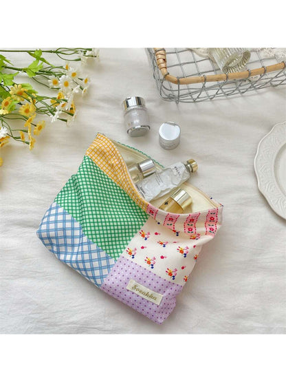 Cosbai cosmetic pouch showing interior lining and zipper detail