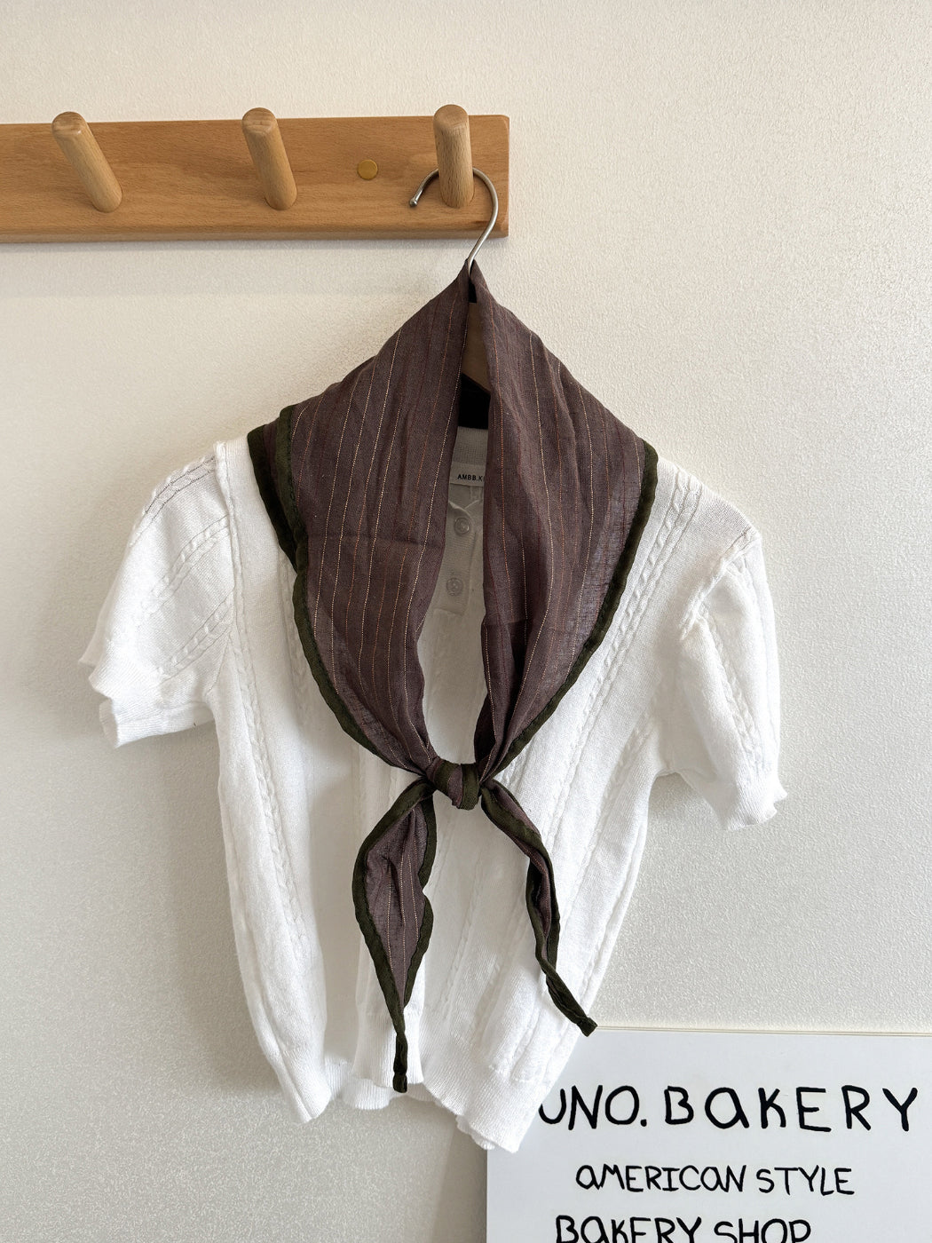 Scarvii - Contrast Edge Stripe Triangle Scarf