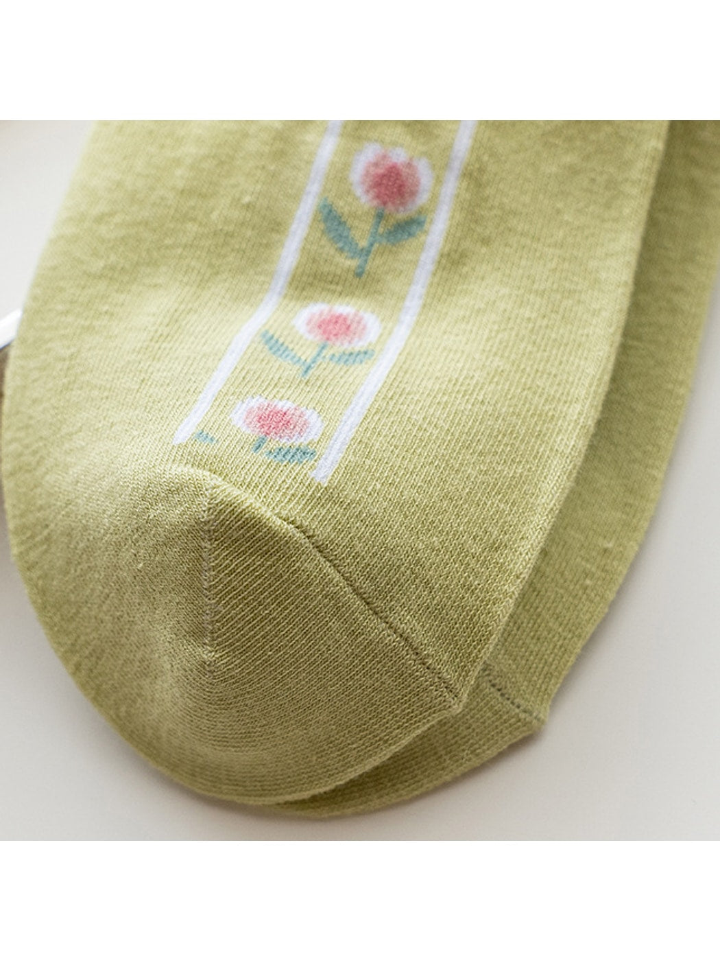 Rufia - Floral Ruffle Cuff Casual Crew Socks