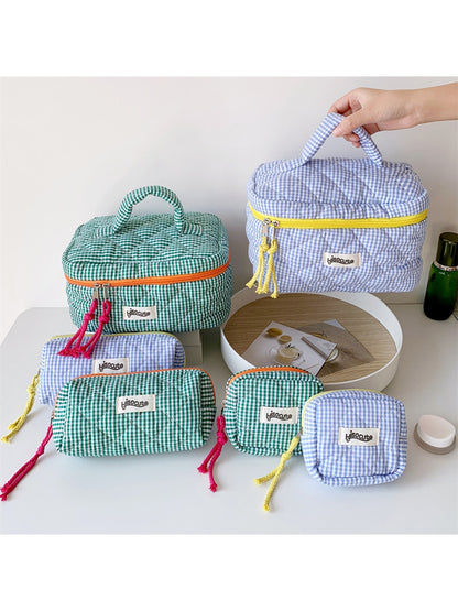 Cosbai - Checkered Zipper Makeup Organizer Bag