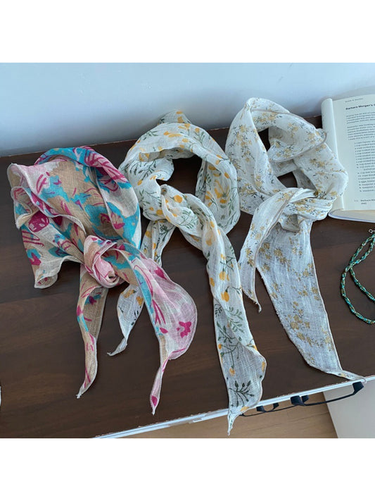 Scarvii Vintage-Style Floral Triangle Scarf