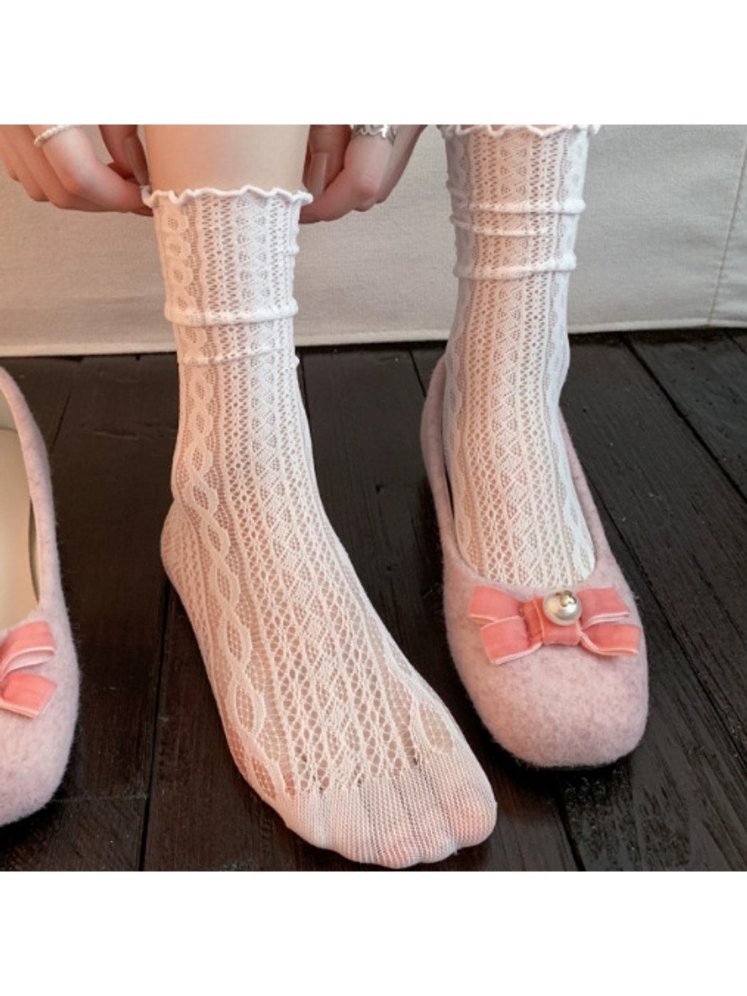 Rufia - Elegant Lace Hollow Ruffle Crew Socks
