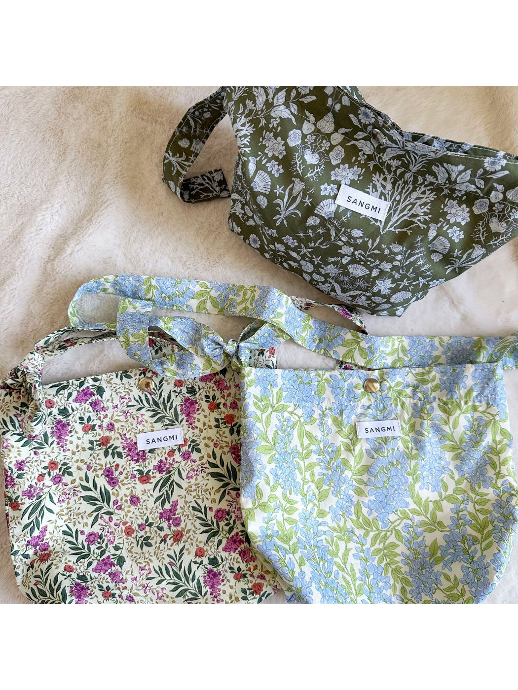 Cosbai - Vintage Garden Pattern Shoulder Bag
