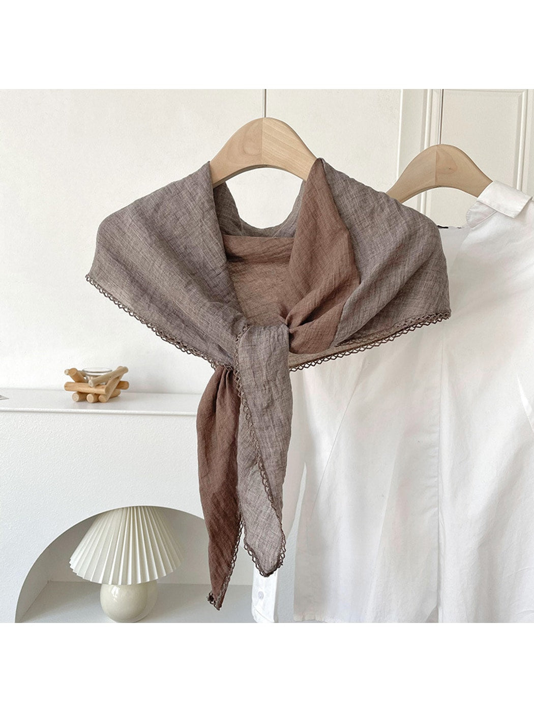Scarvii - Contrast Trim Plain Weave Diamond-shaped Scarf