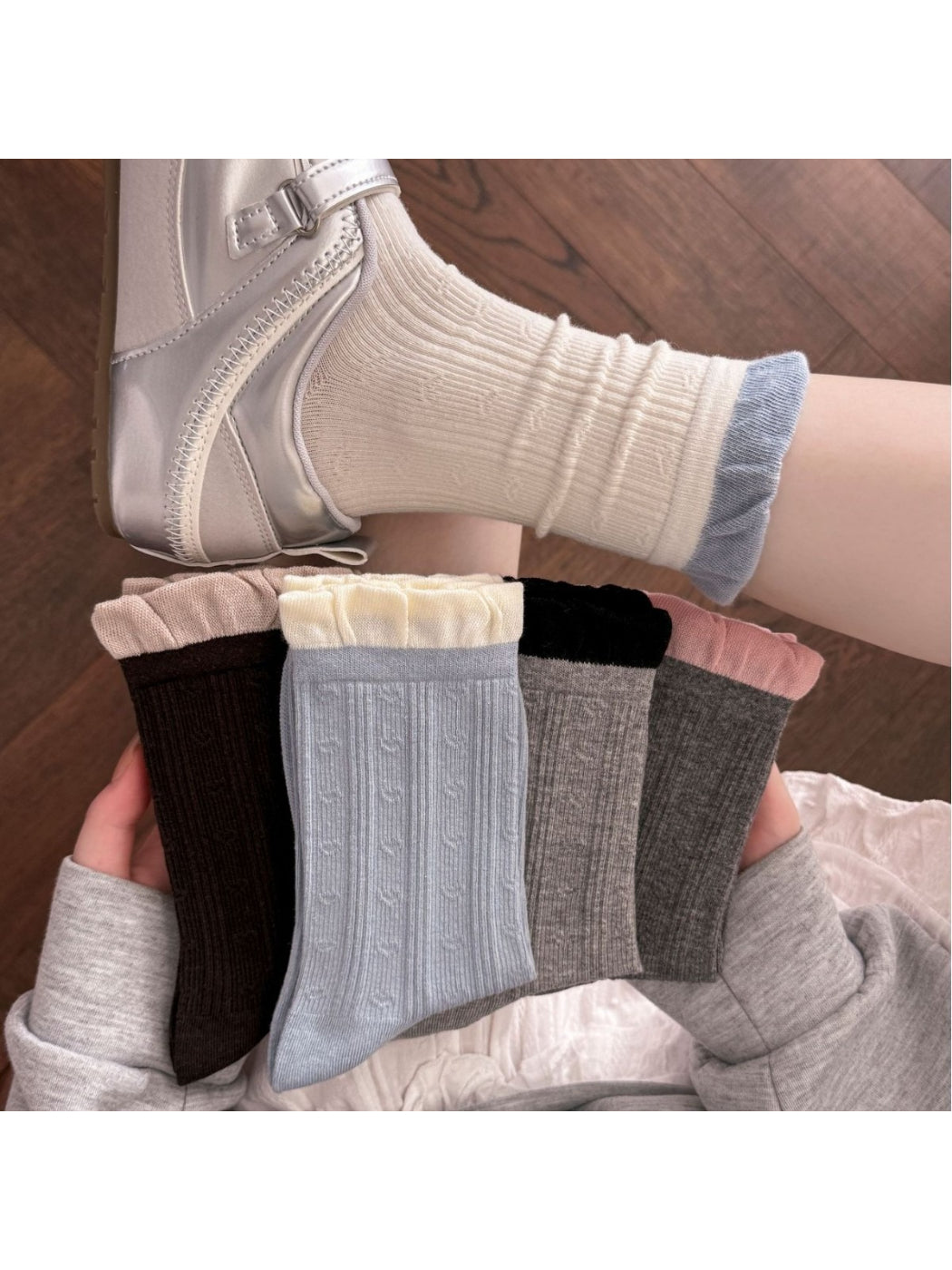 Rufia - Textured Ruffle Cuff Crew Socks product image 1