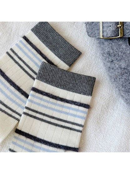 Rufia - Playful Motif Ruffle Crew Socks