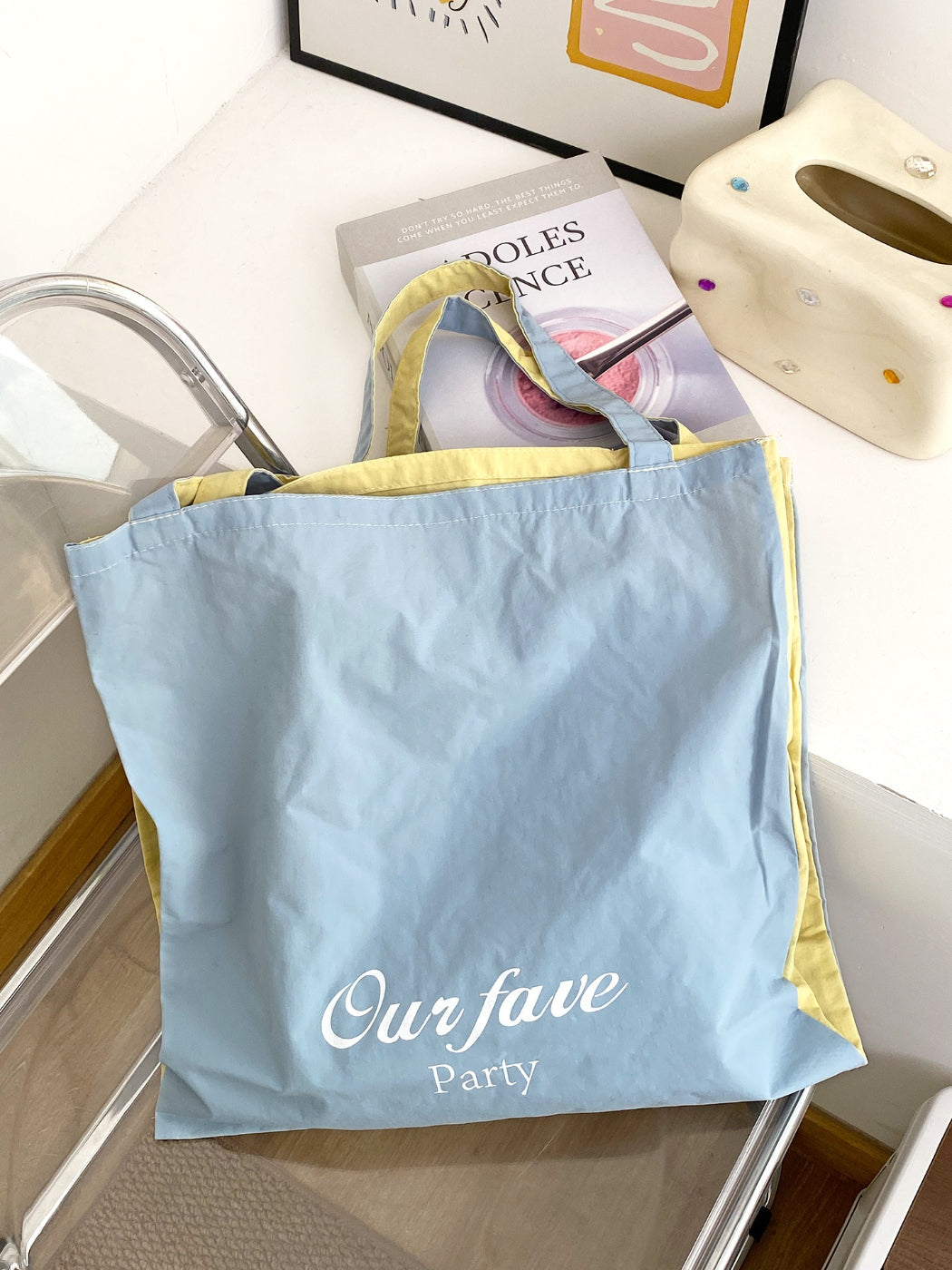 Close-up of Cosbai tote bag fabric texture and stitching details