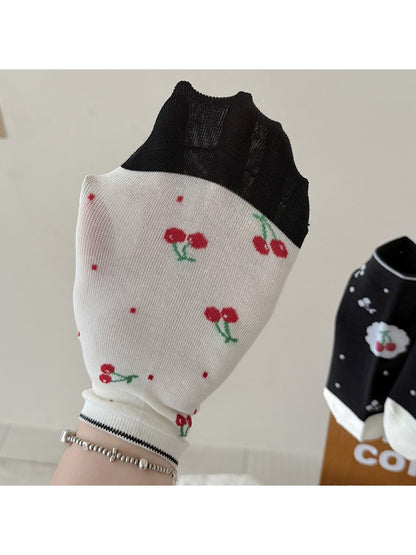 Rufia - Cherry and Heart Pattern Low Ankle Socks