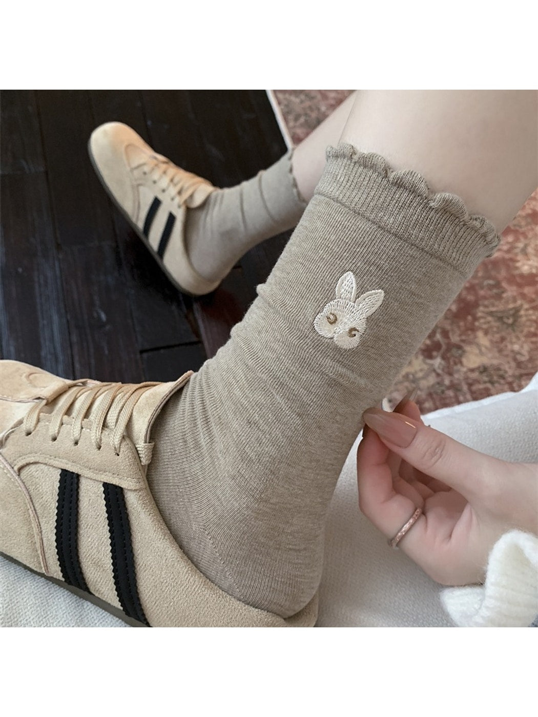 Rufia - Ruffle Trim Rabbit Detail Casual Crew Socks