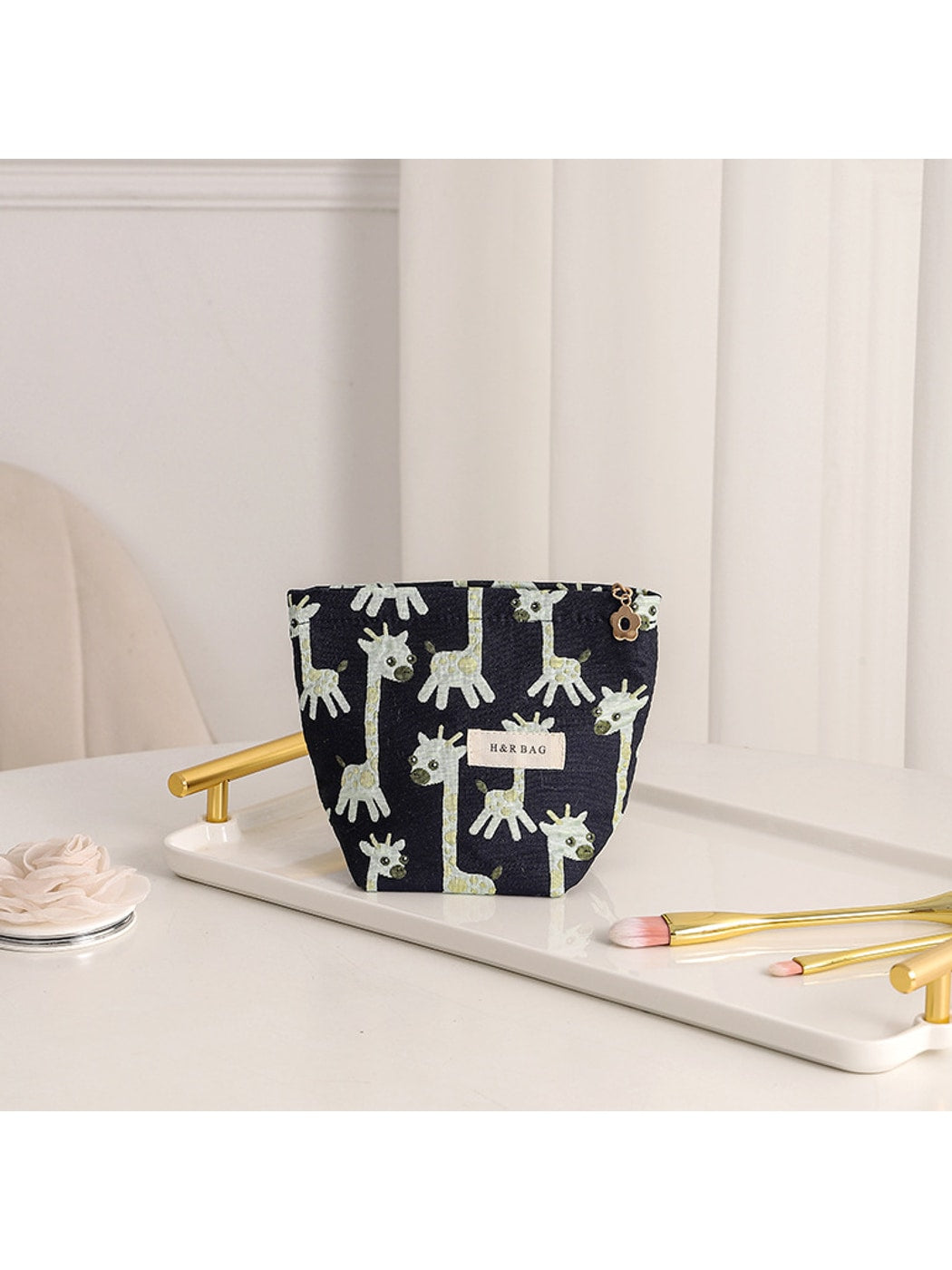 Cosbai - Giraffe Print Portable Storage Bag