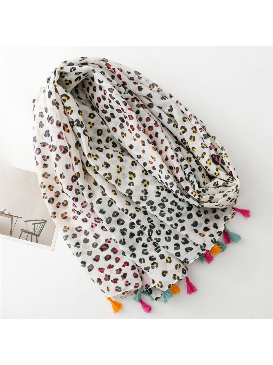 Scarvii - Lightweight Leopard Print Spring Scarf