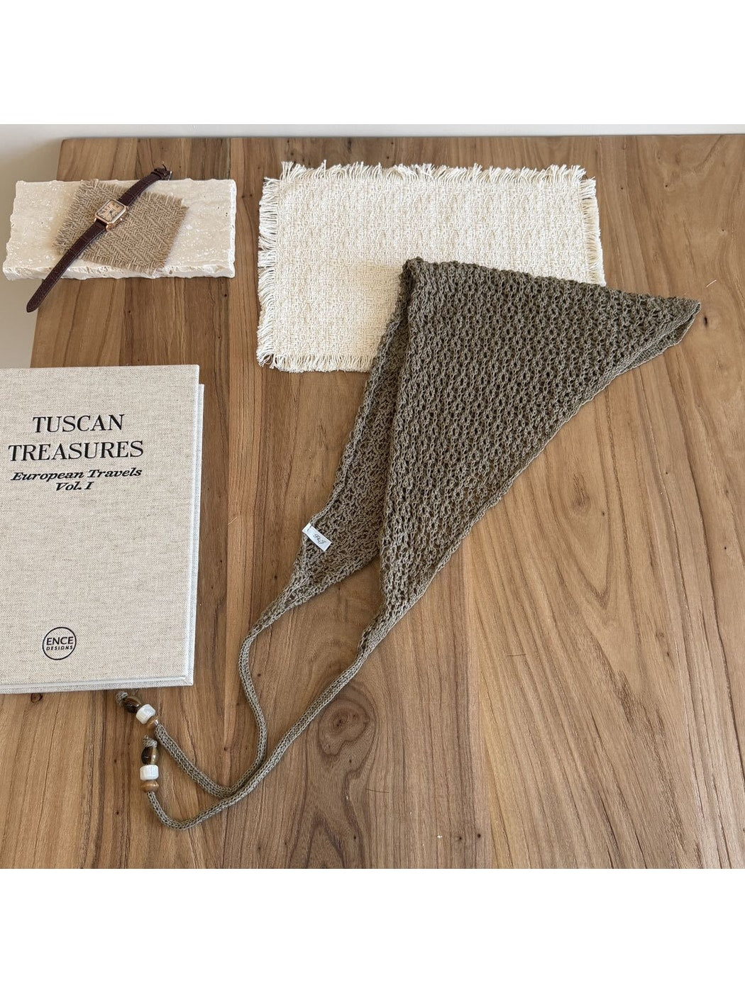 Scarvii - Retro Openwork Minimalist StyleTriangle Scarf