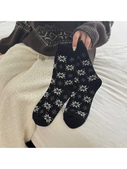 Rufia - Snowflake Pattern Crew Socks product image 3