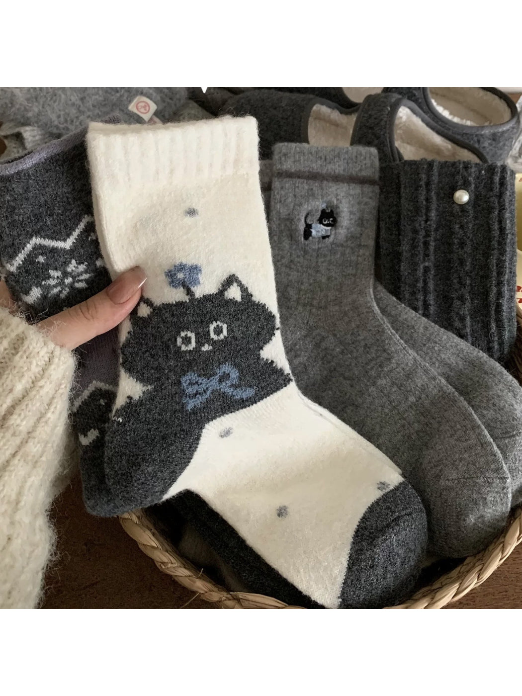 Rufia - Winter Kitty Pattern Crew Socks
