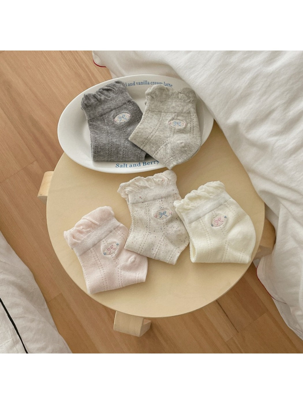 Rufia - Sweet Bow Pattern Frilly Ankle Socks