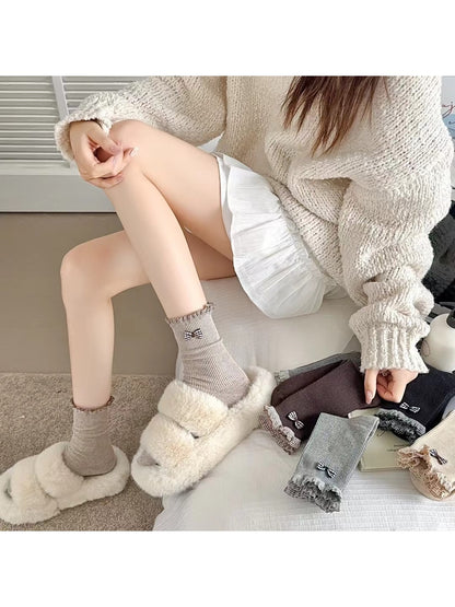 Rufia - Solid Color Bow Detail Casual Crew Socks
