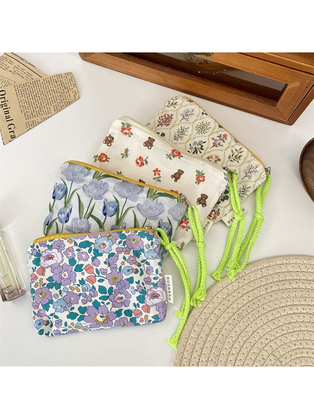 Cosbai - Floral Zipper Cosmetic Pouch