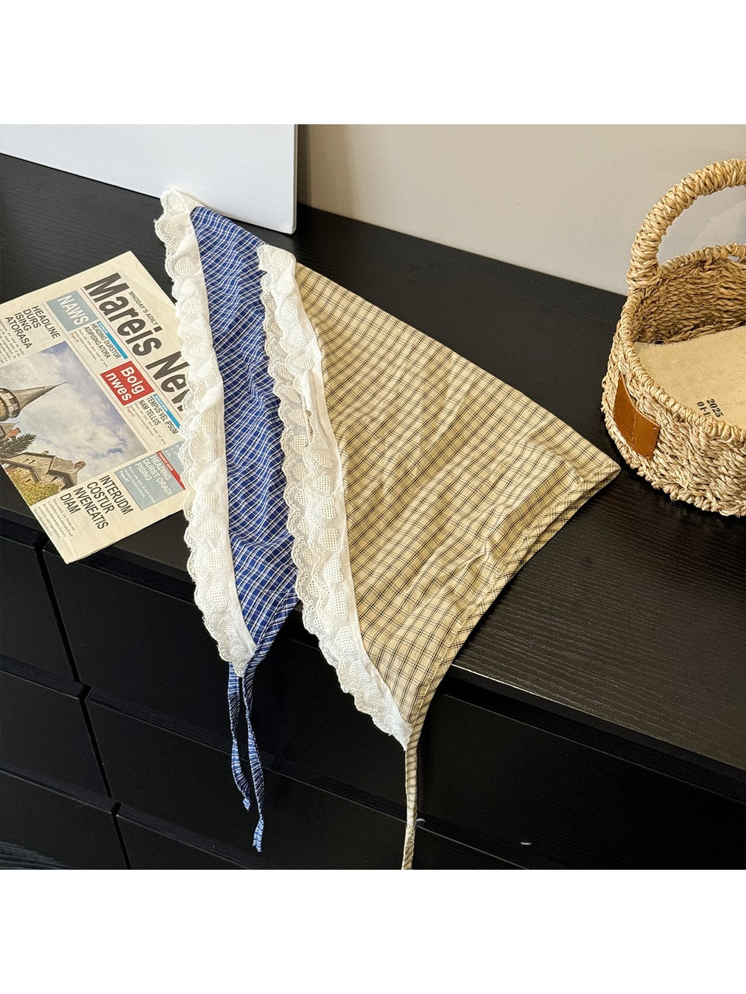 Scarvii - Elegant Plaid Broderie Triangle Bandana