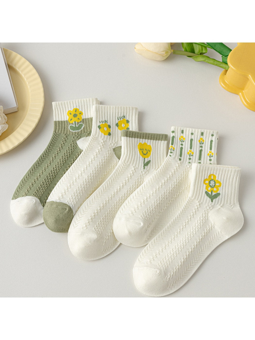 Rufia - Sweet Yellow Floral Pattern Ankle Socks